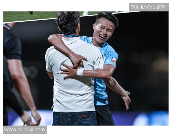 黄强专访：从青涩少年到篮球传奇的成长之路回顾